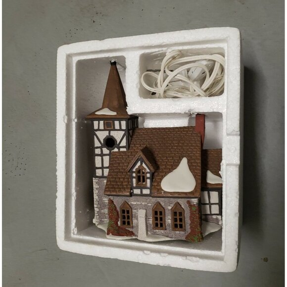 DICKINSON OLD MICHAEL CHURCH POR Intro 1992 Retired December 1996 Lighted - Picture 7 of 12